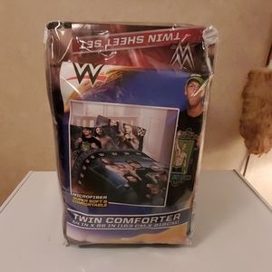 WWE twin comforter and sheet set